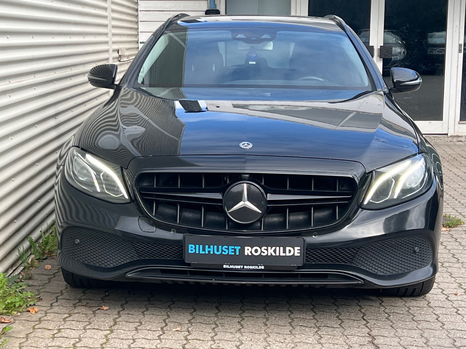 Sort Mercedes E220 d fra 2017