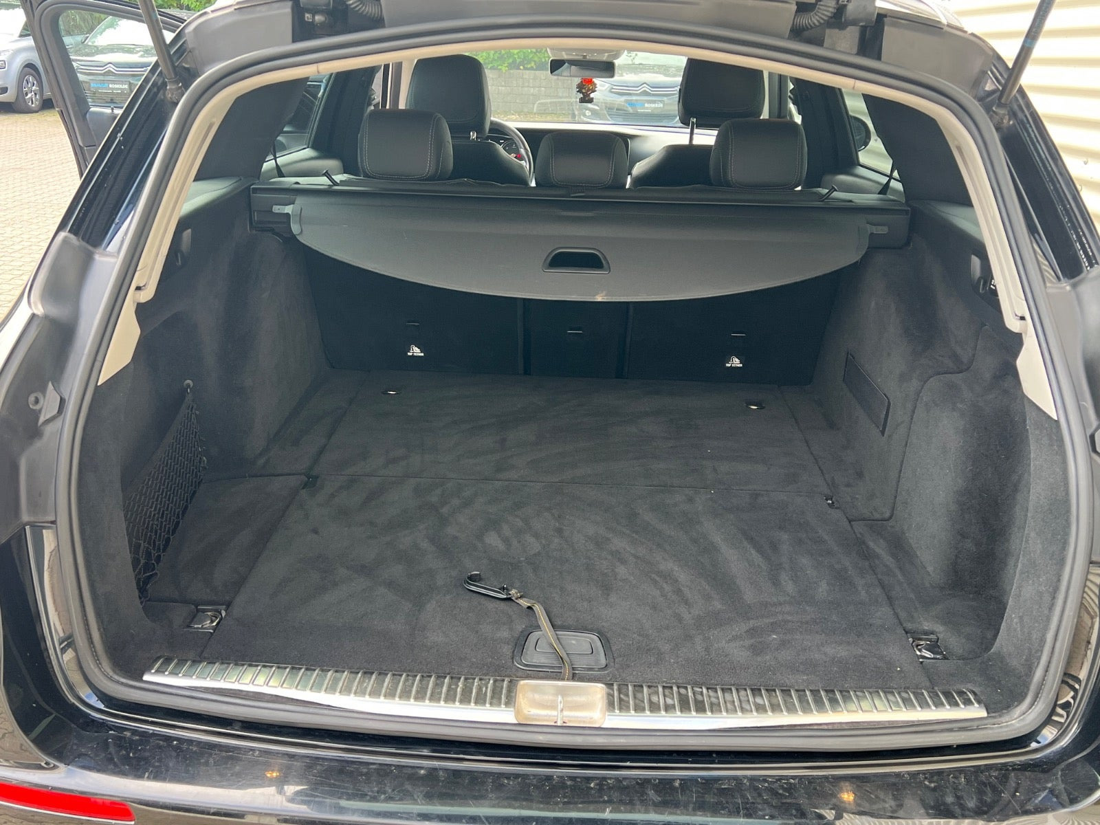 Sort Mercedes E220 d fra 2017