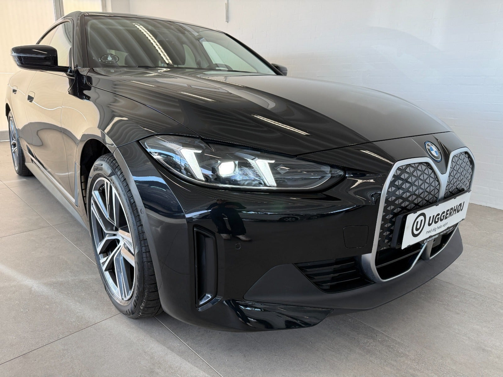 Sort BMW i4 fra 2025