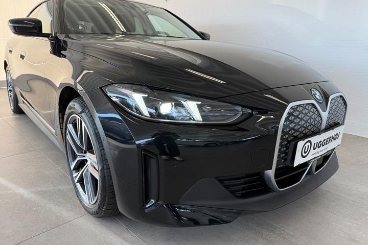 Sort BMW i4 fra 2025