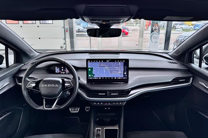 Sort Skoda Enyaq fra 2026