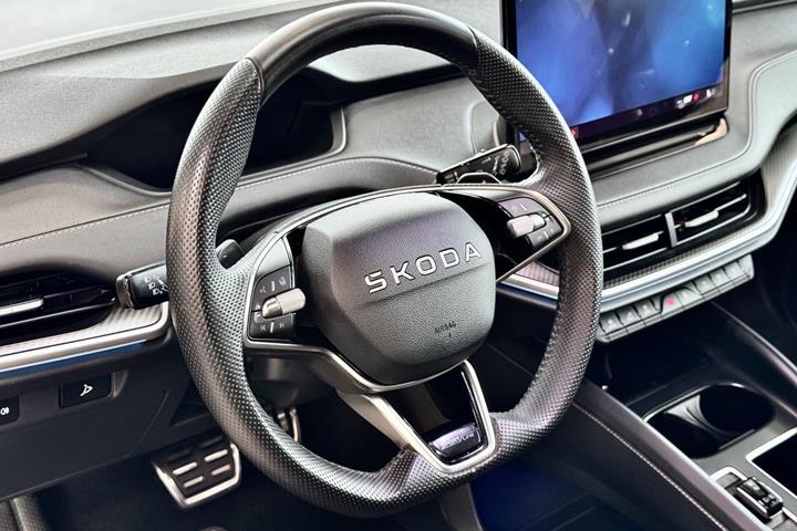 Sort Skoda Enyaq fra 2026