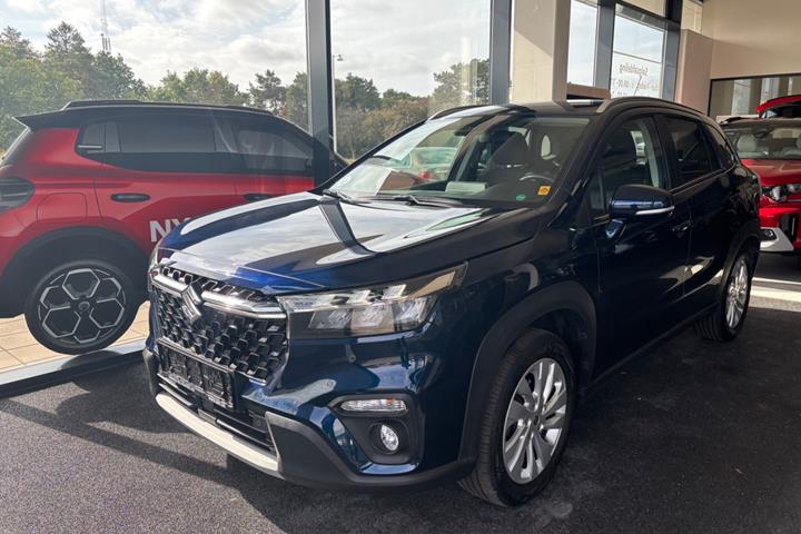 Blå Suzuki S-Cross fra 2022