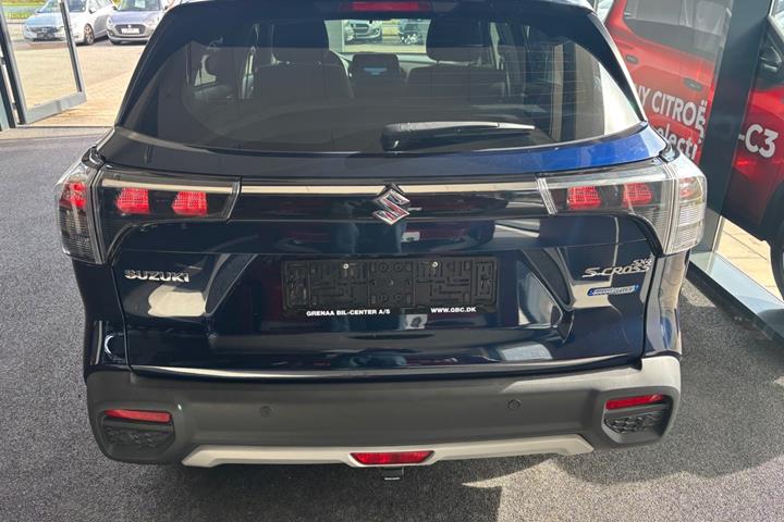 Blå Suzuki S-Cross fra 2022