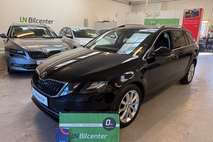 Sort Skoda Octavia fra 2018