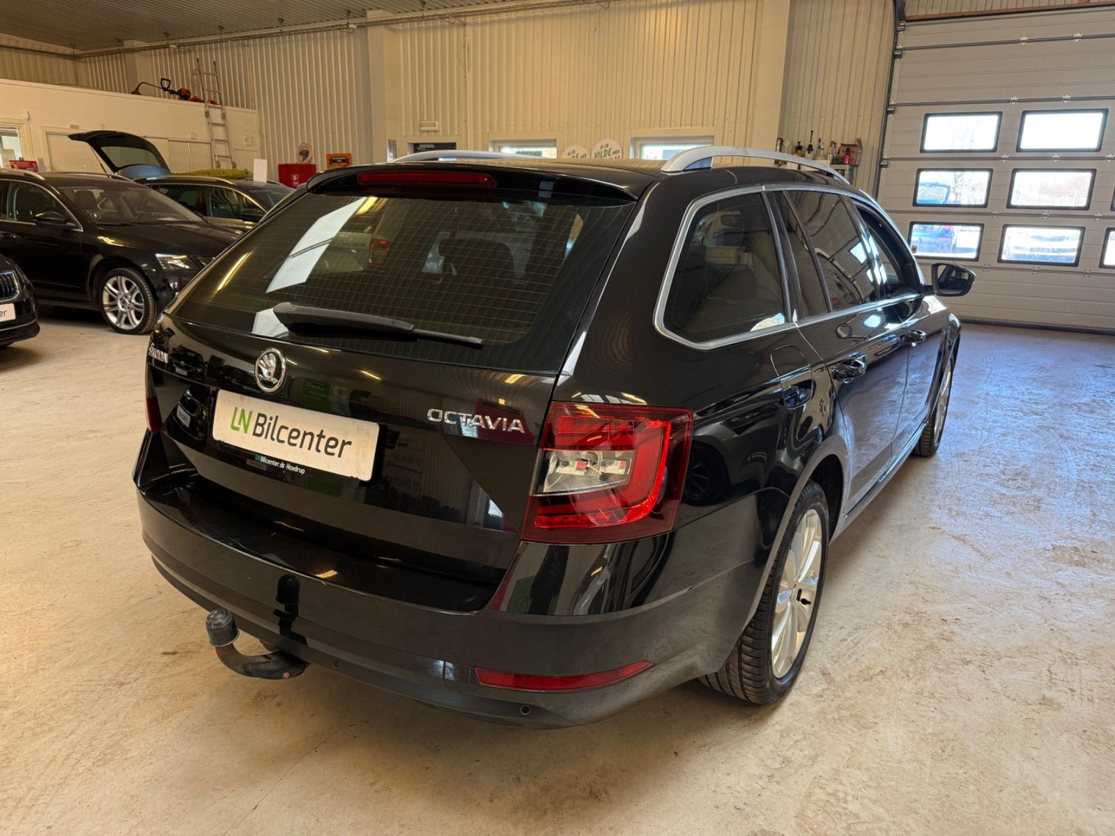 Sort Skoda Octavia fra 2018