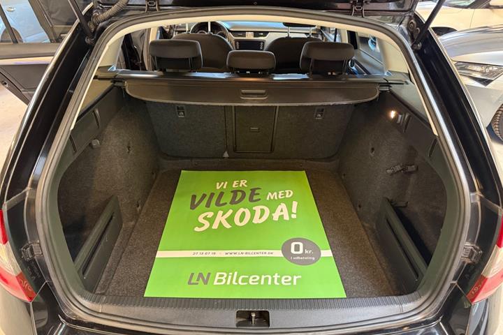 Sort Skoda Octavia fra 2018