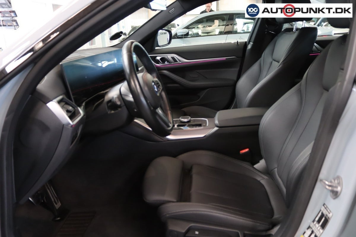Sølv BMW i4 fra 2024