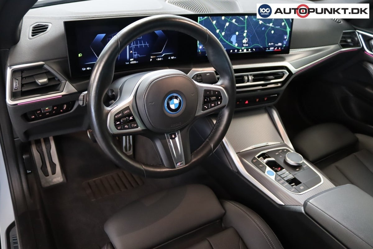 Sølv BMW i4 fra 2024