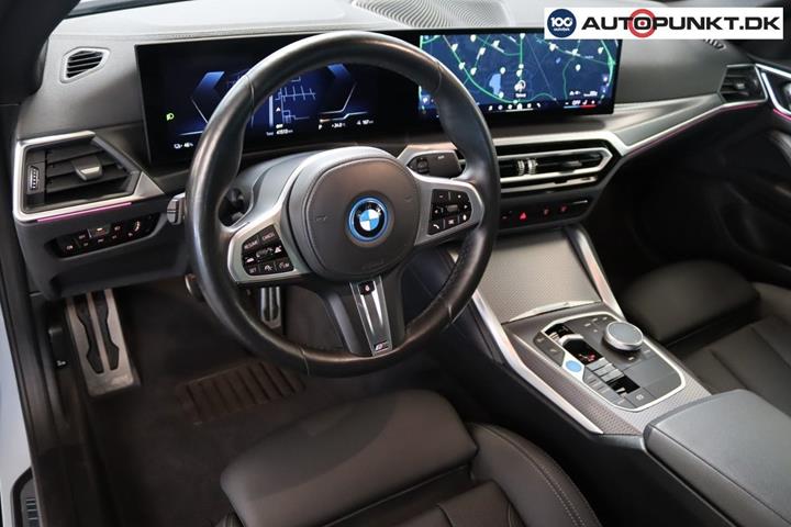 Sølv BMW i4 fra 2024