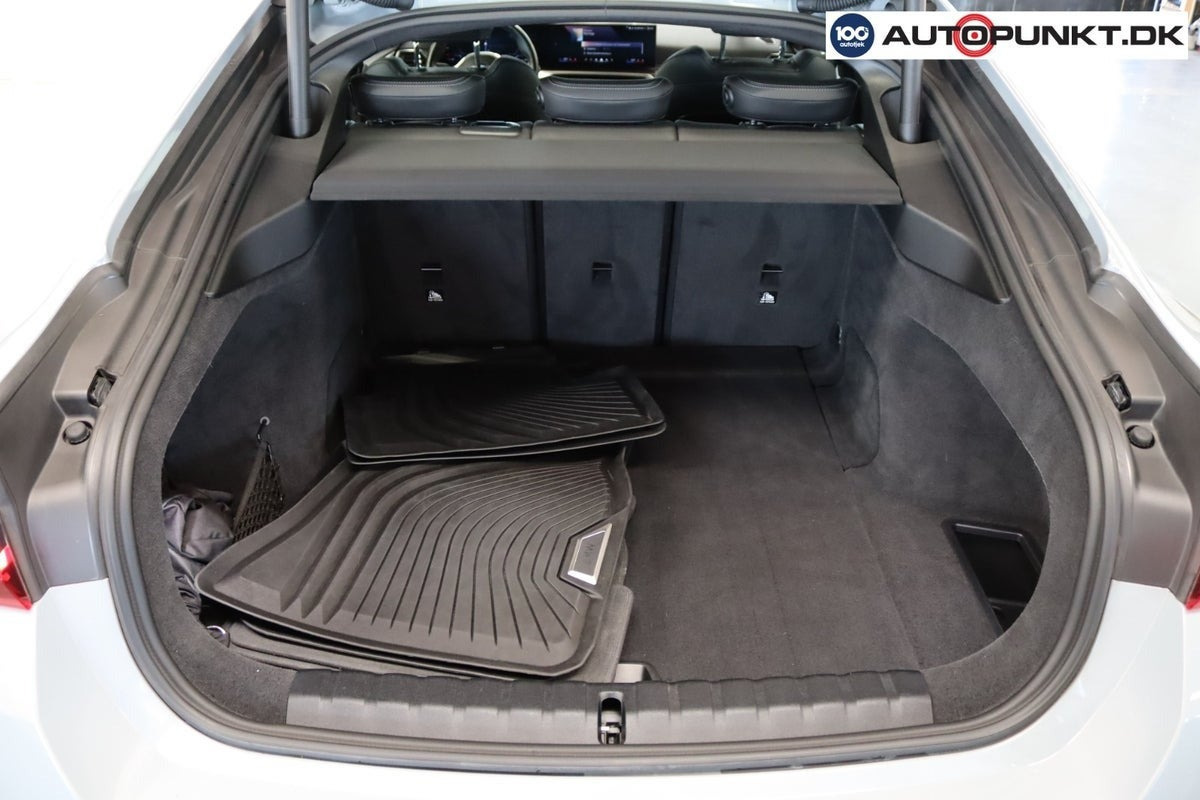 Sølv BMW i4 fra 2024