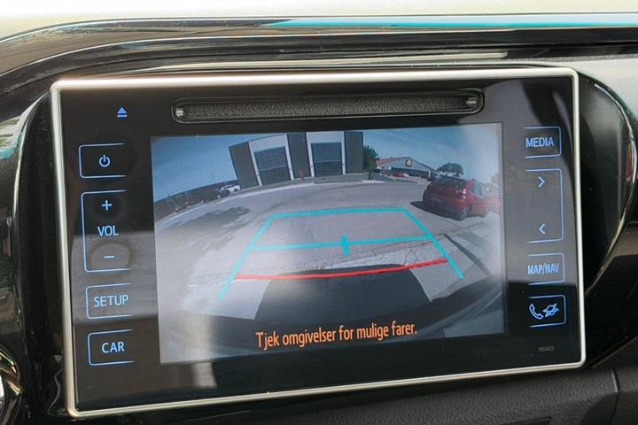 Grå Toyota HiLux fra 2019