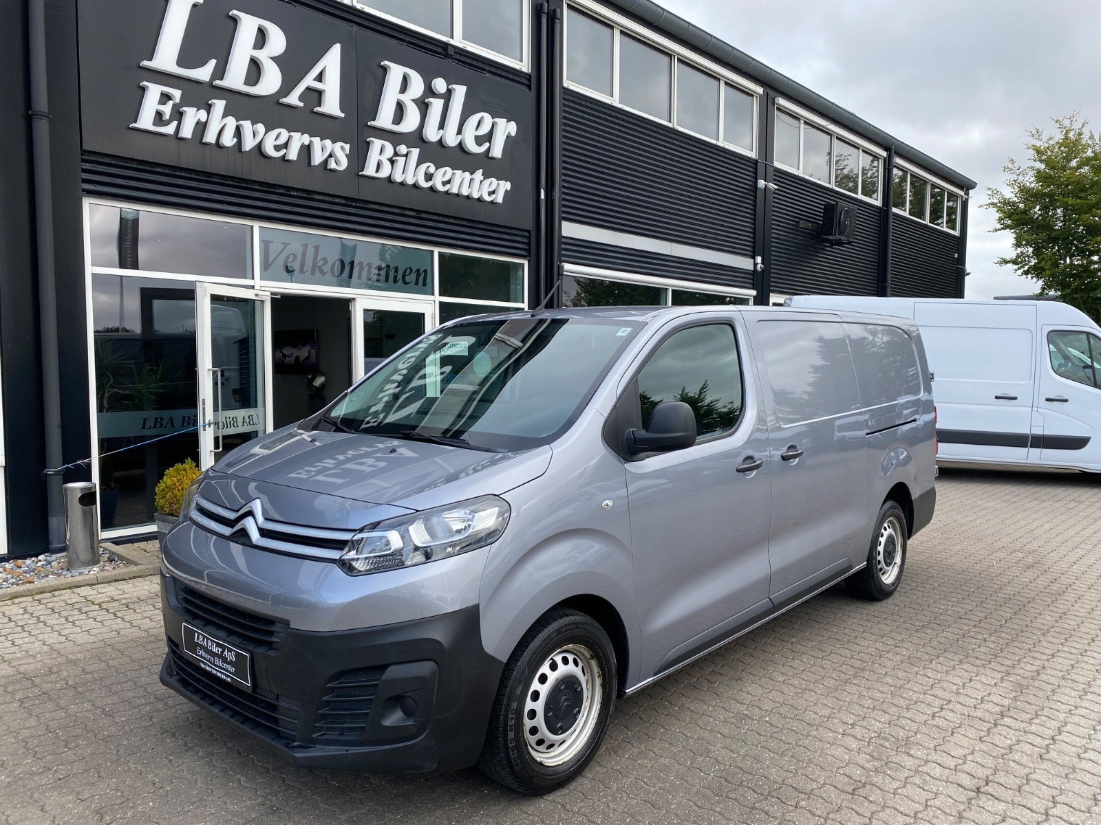Grå Citroën Jumpy fra 2023