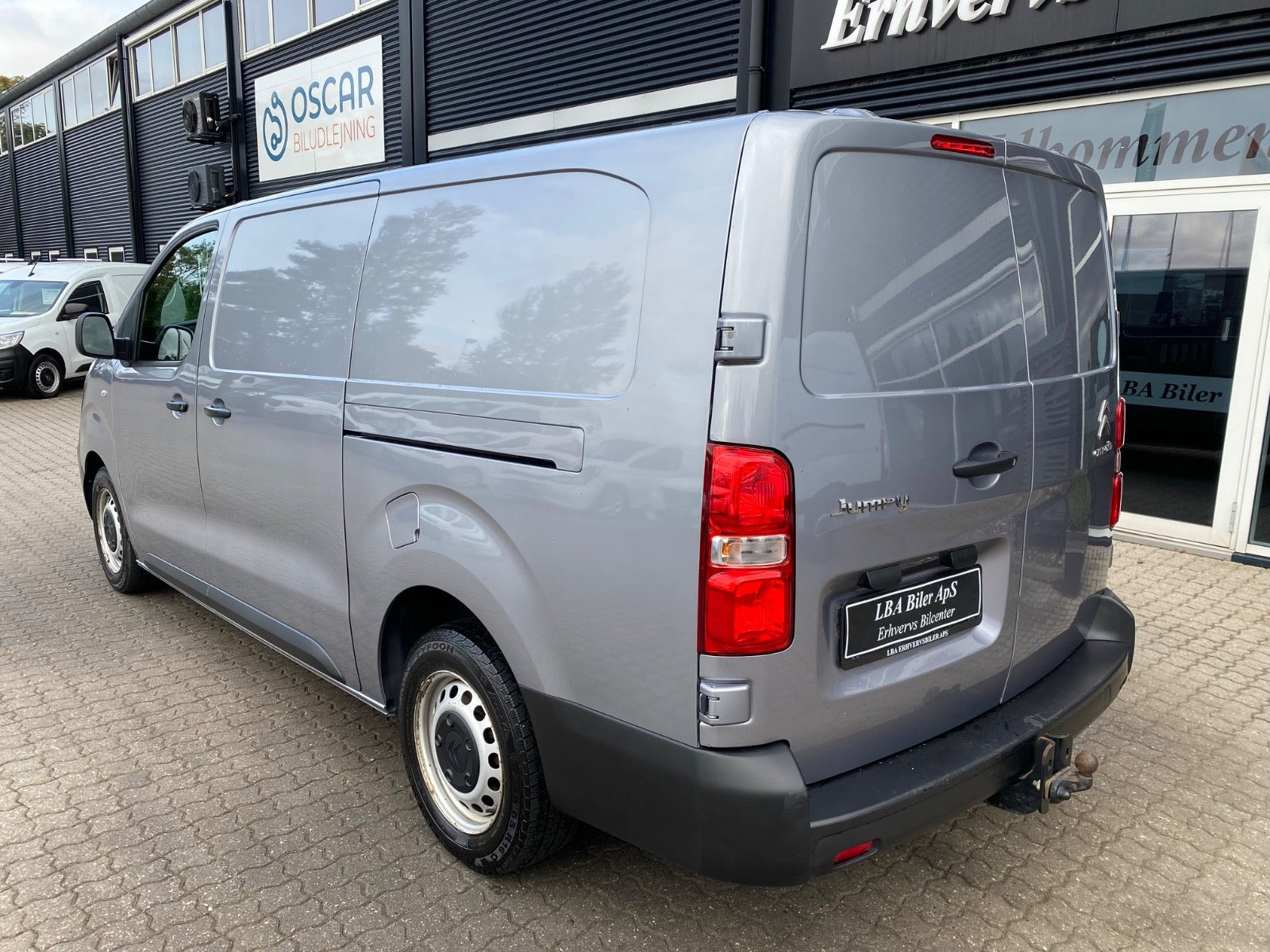 Grå Citroën Jumpy fra 2023
