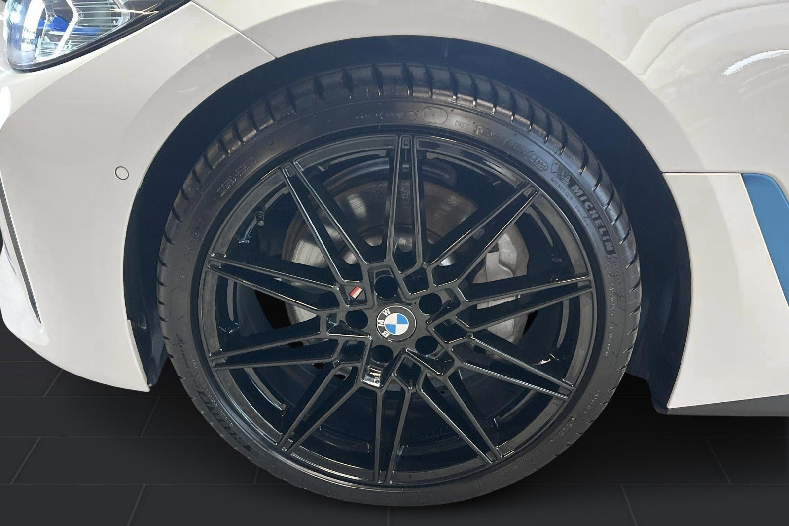 Hvid BMW i4 fra 2024