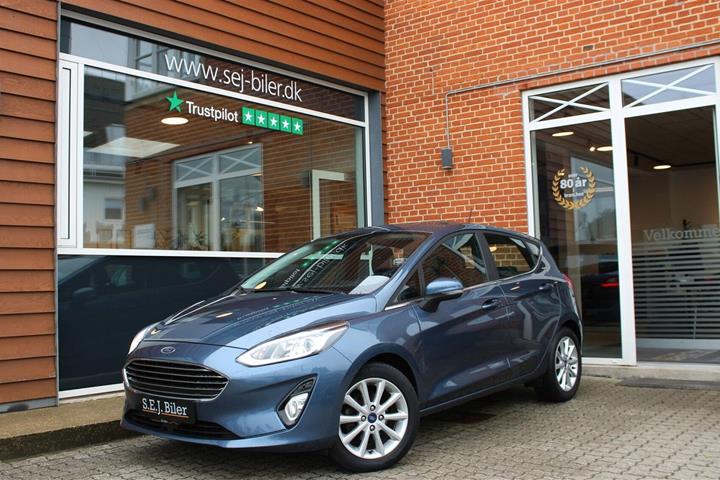 Blå Ford Fiesta fra 2019