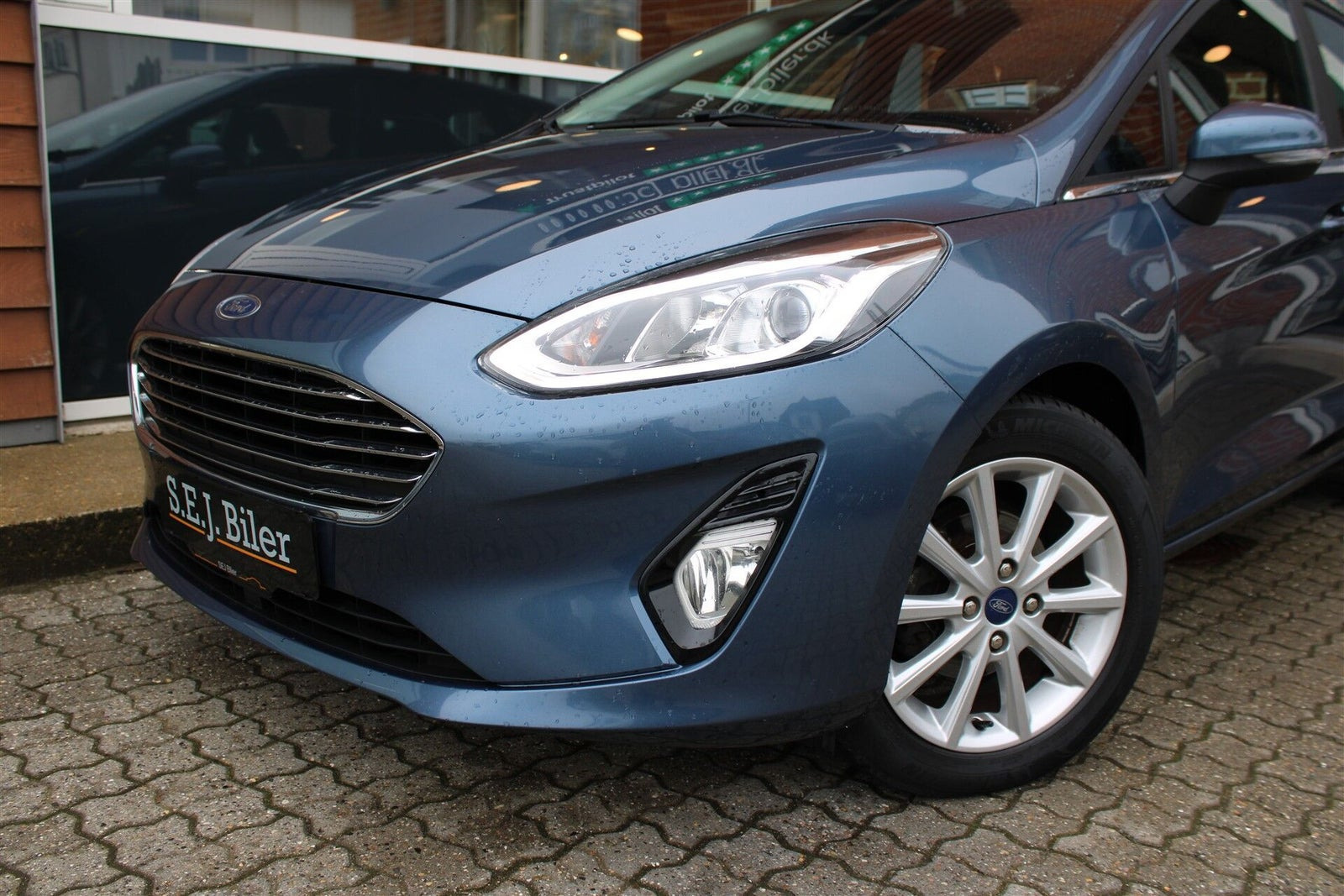 Blå Ford Fiesta fra 2019