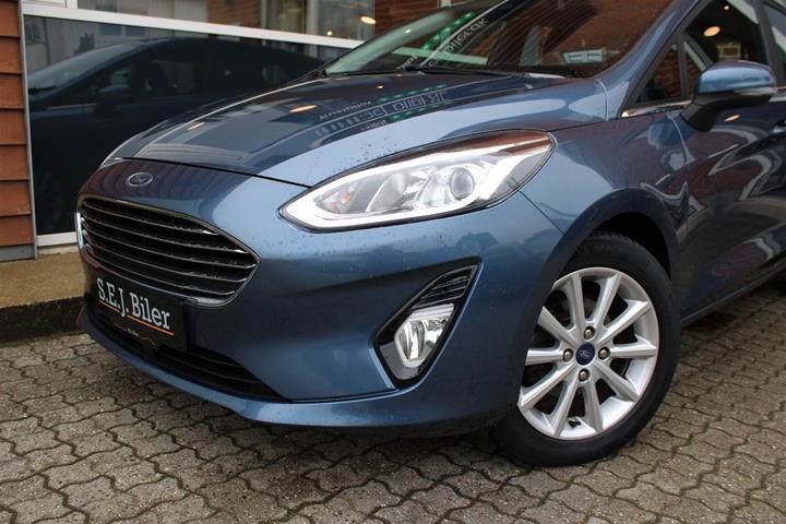 Blå Ford Fiesta fra 2019