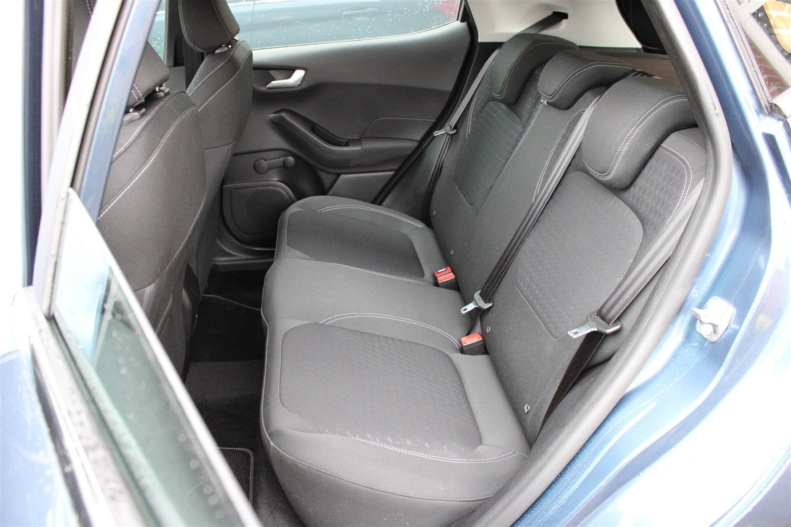Blå Ford Fiesta fra 2019