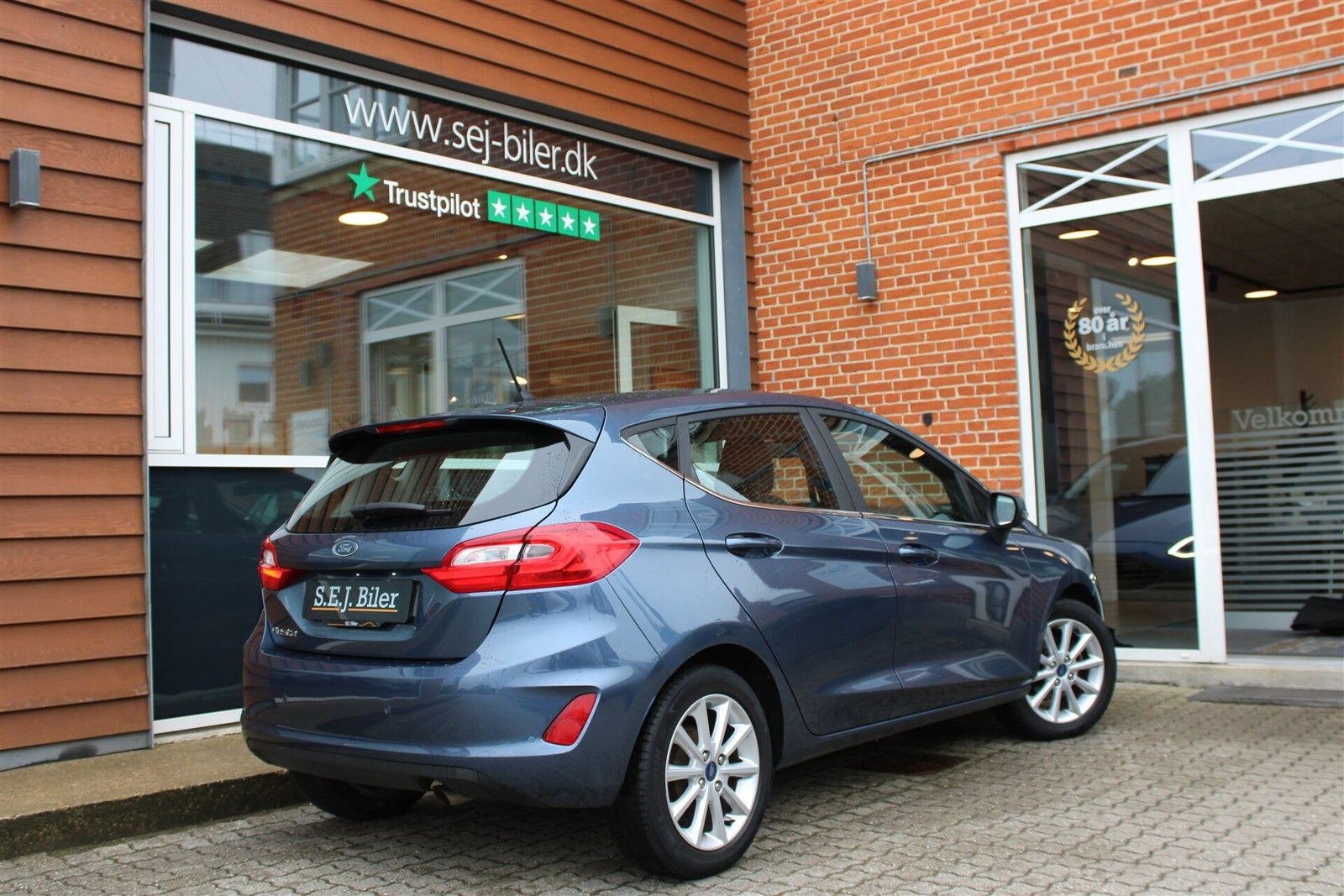 Blå Ford Fiesta fra 2019