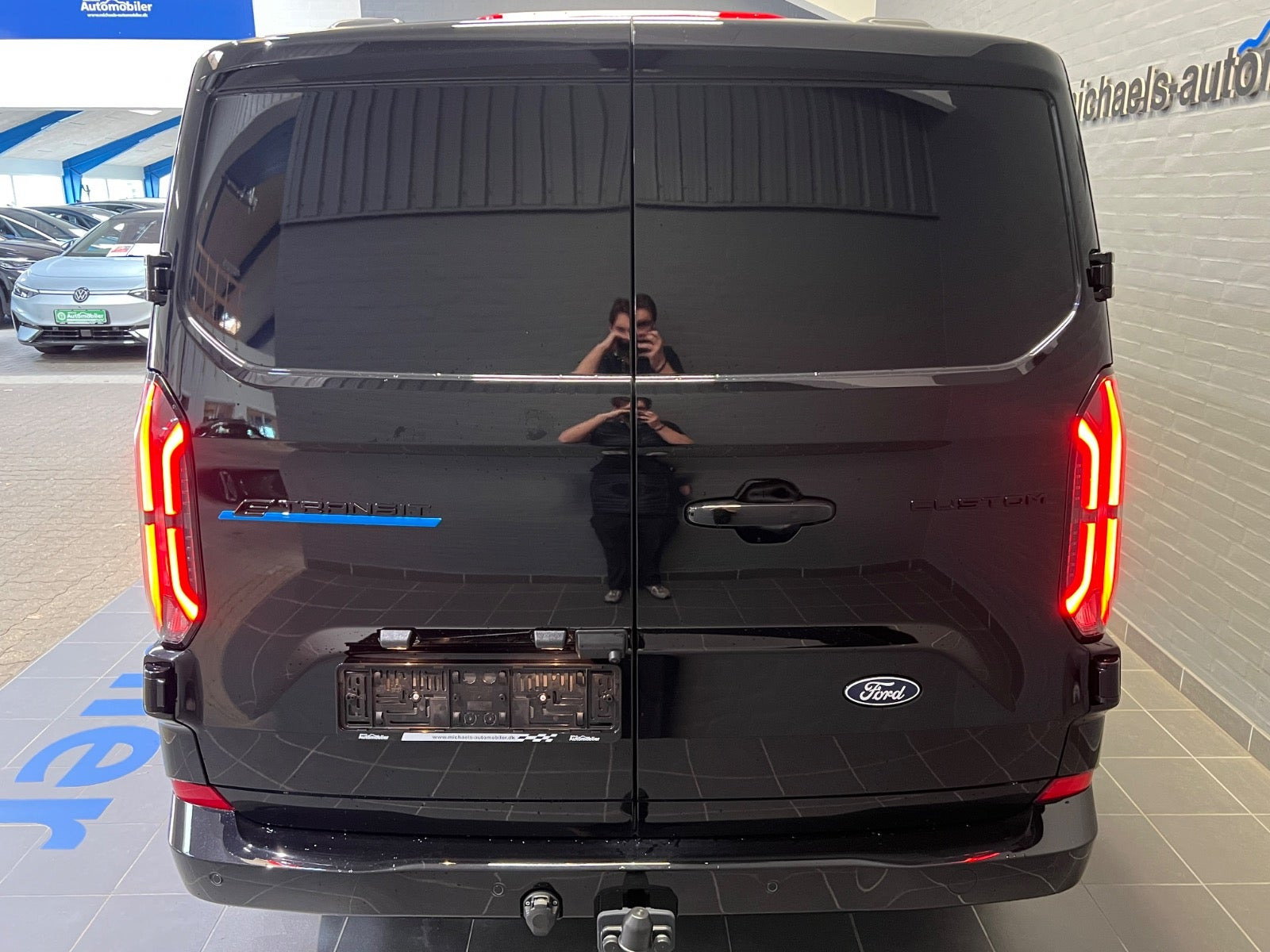 Sort Ford E-Transit Custom 340 L2 fra 2026