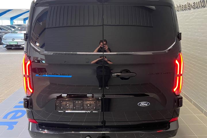 Sort Ford E-Transit Custom 340 L2 fra 2026