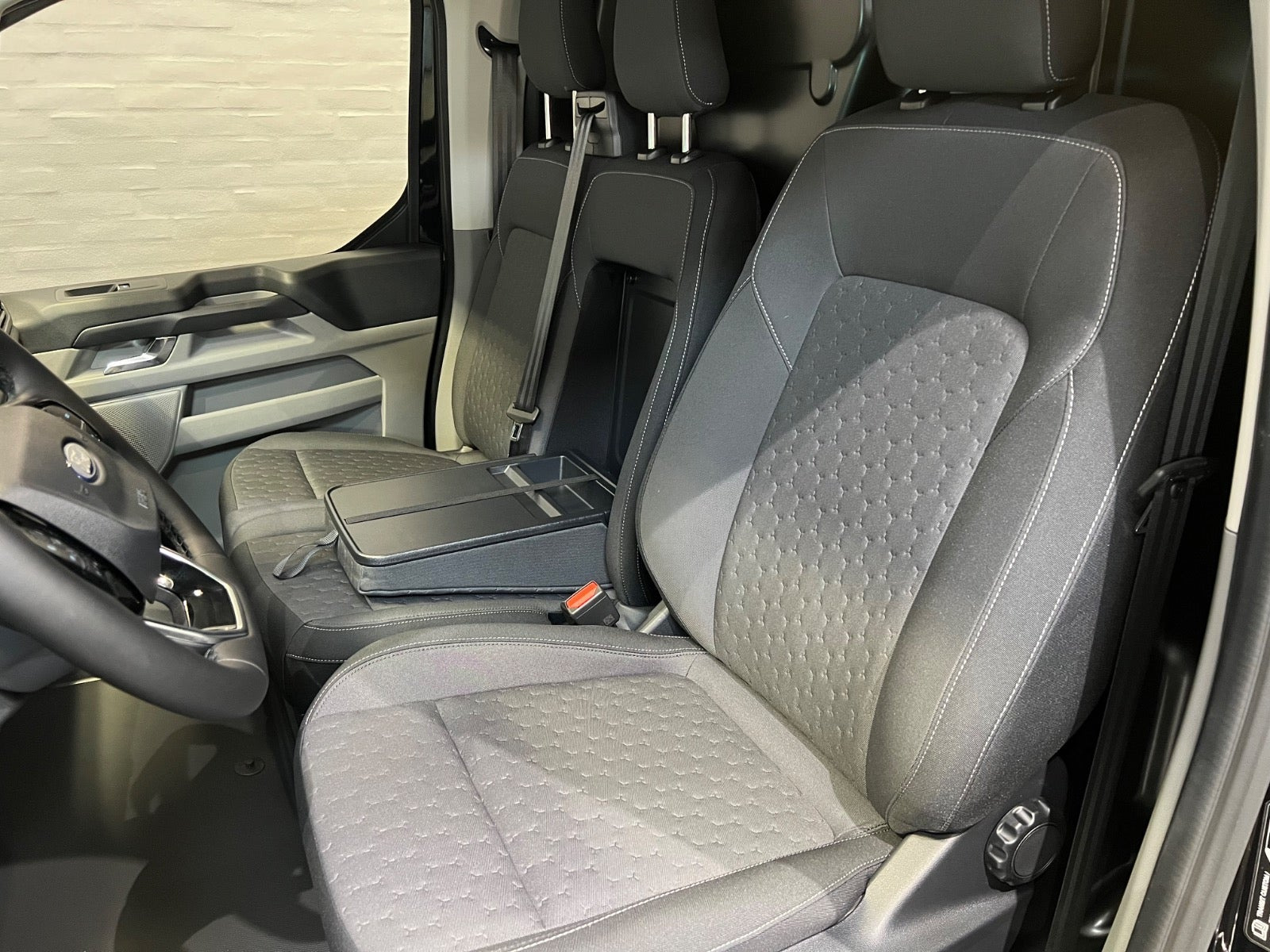 Sort Ford E-Transit Custom 340 L2 fra 2026