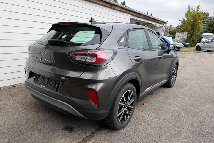 Grå Ford Puma fra 2021