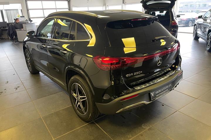 Sort Mercedes EQA250+ fra 2025