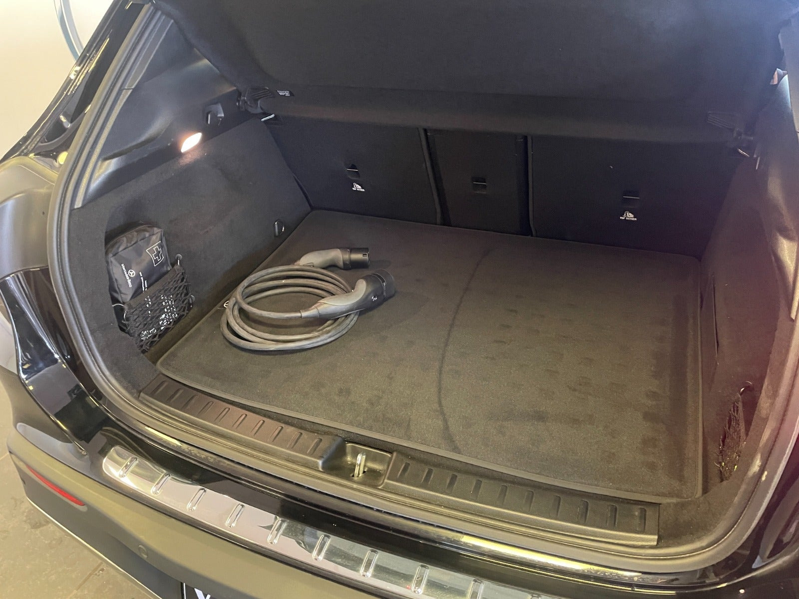 Sort Mercedes EQA250+ fra 2025