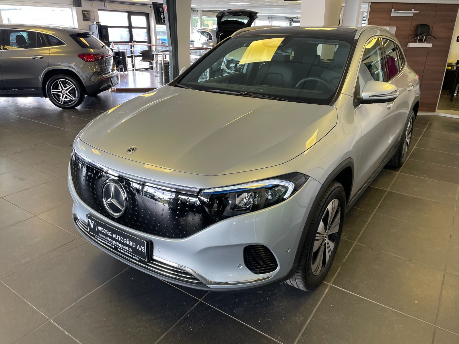 Sølv Mercedes EQA250+ fra 2026