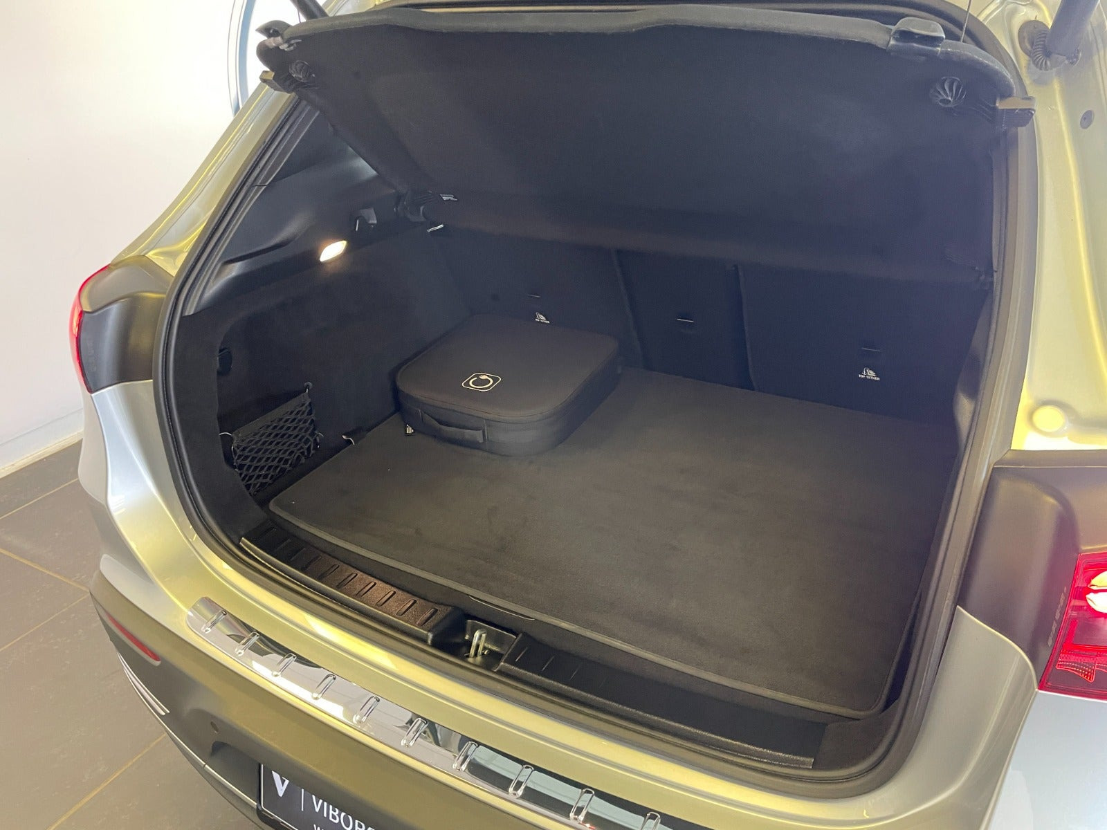 Sølv Mercedes EQA250+ fra 2026