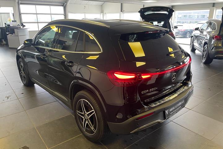 Sort Mercedes EQA250+ fra 2025