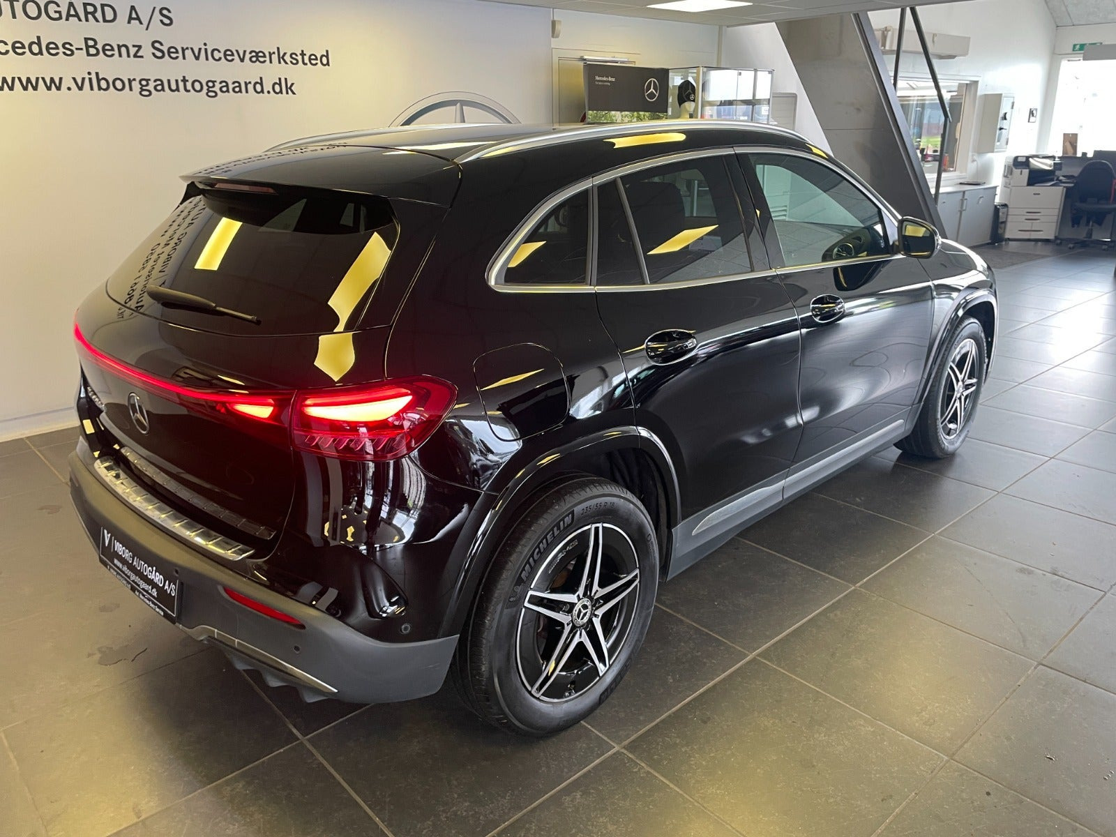 Sort Mercedes EQA250+ fra 2025