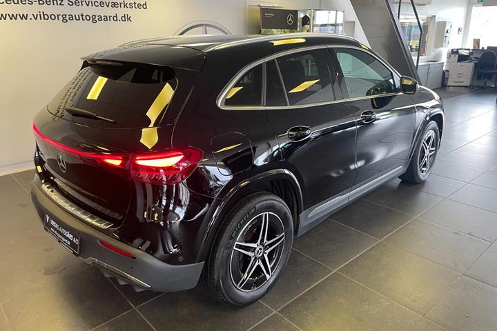Sort Mercedes EQA250+ fra 2025