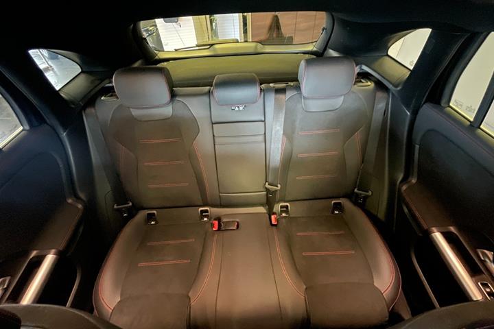 Sort Mercedes EQA250+ fra 2025