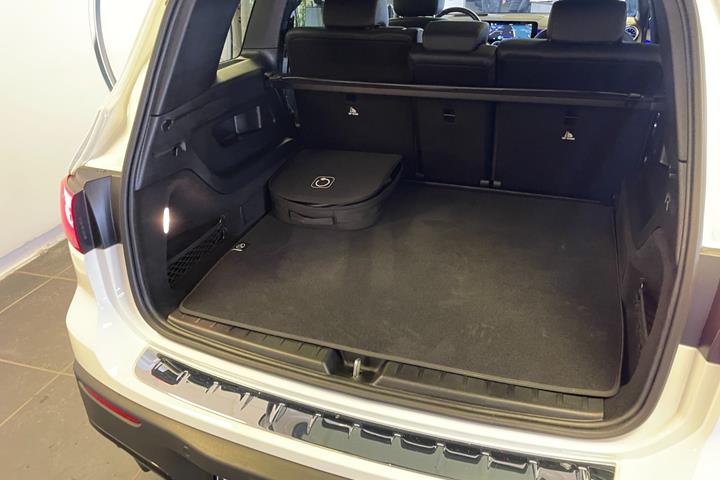 Hvid Mercedes EQB250+ fra 2026