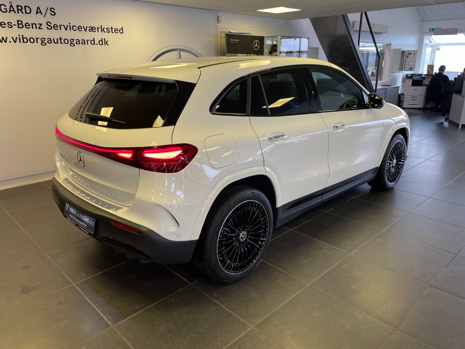 Hvid Mercedes EQA250+ fra 2026