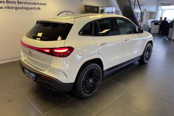 Hvid Mercedes EQA250+ fra 2026