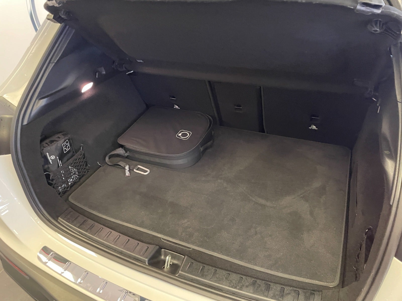 Hvid Mercedes EQA250+ fra 2026