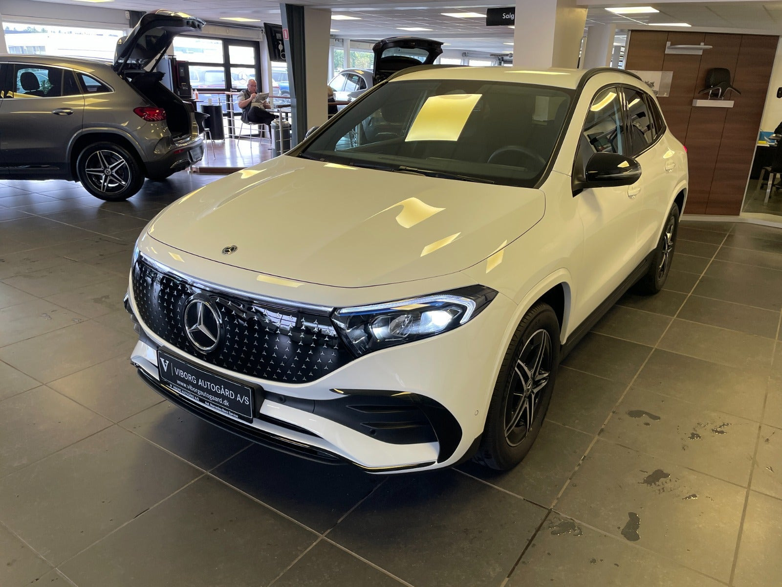 Hvid Mercedes EQA250+ fra 2026