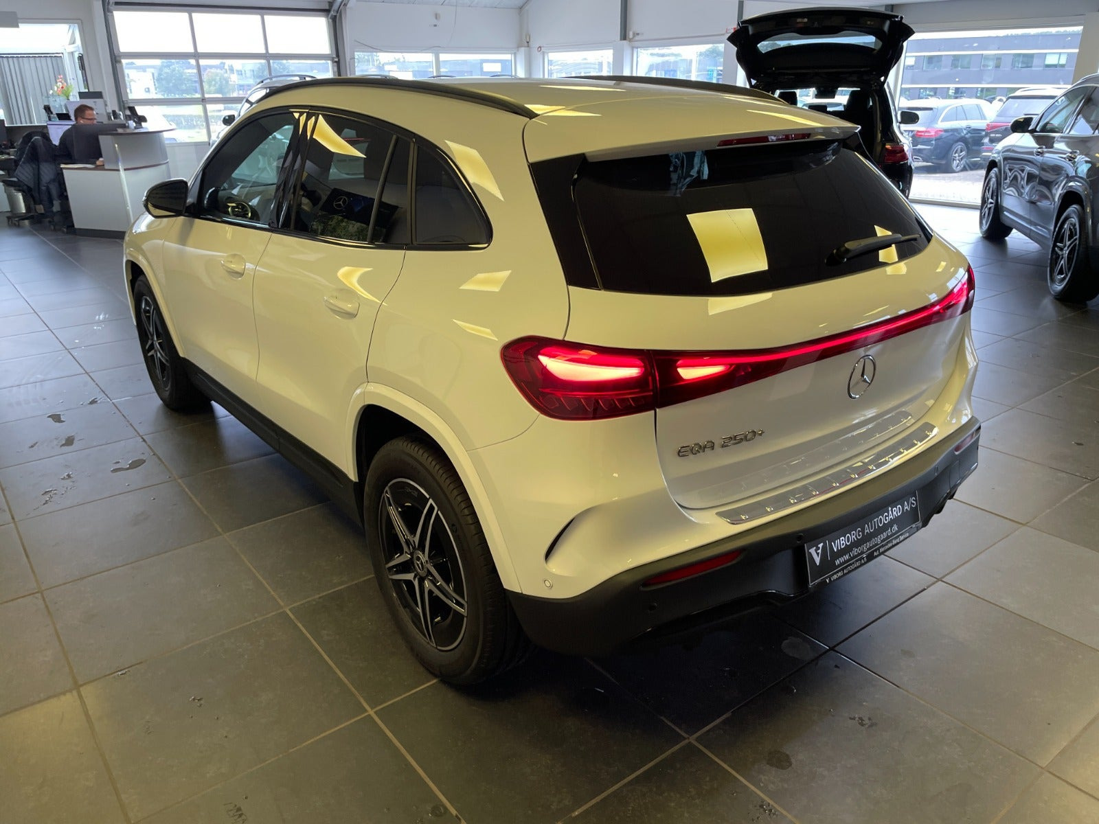 Hvid Mercedes EQA250+ fra 2026
