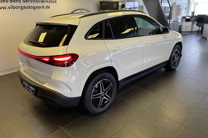 Hvid Mercedes EQA250+ fra 2026