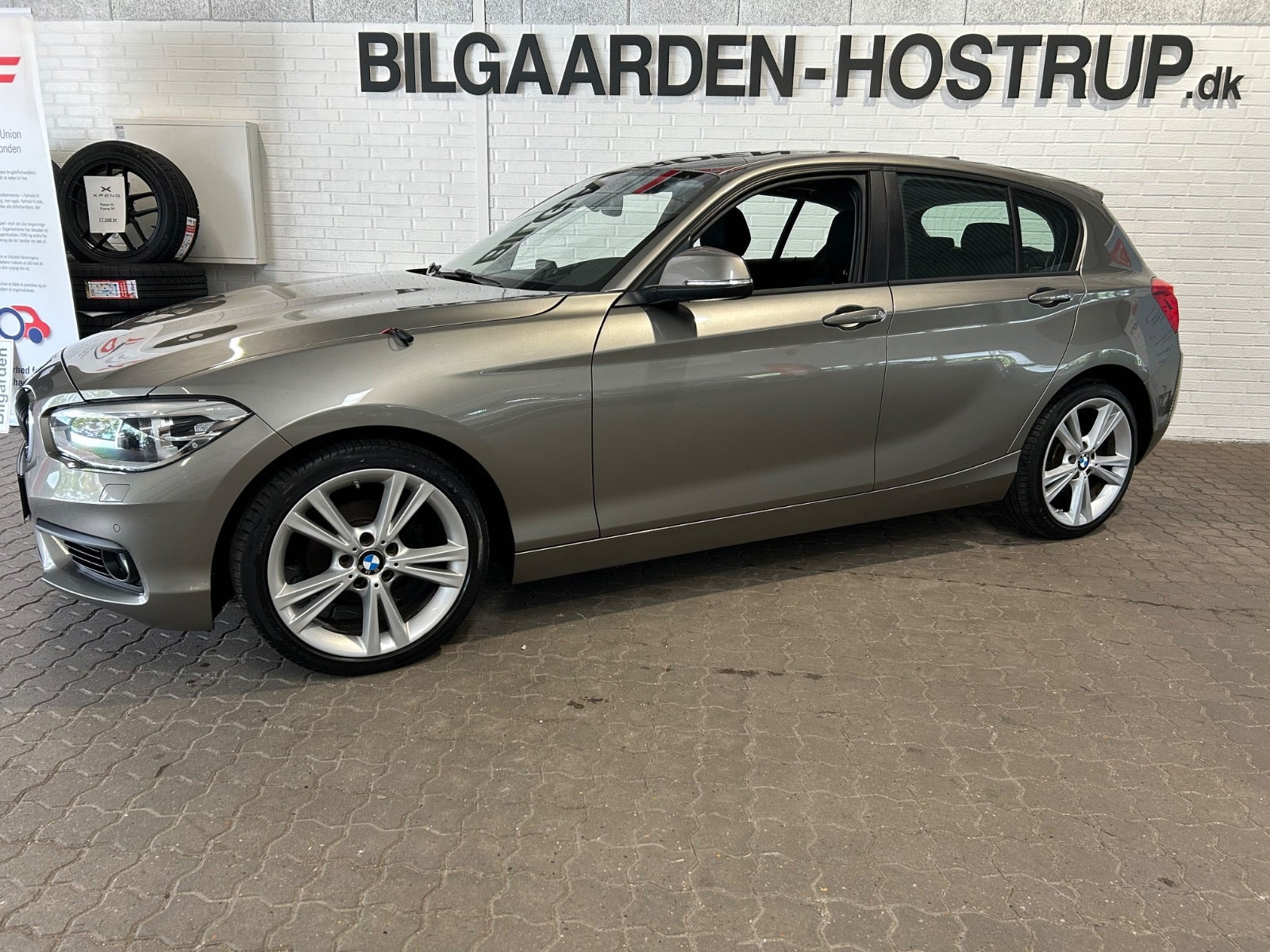 Orange BMW 118d fra 2017