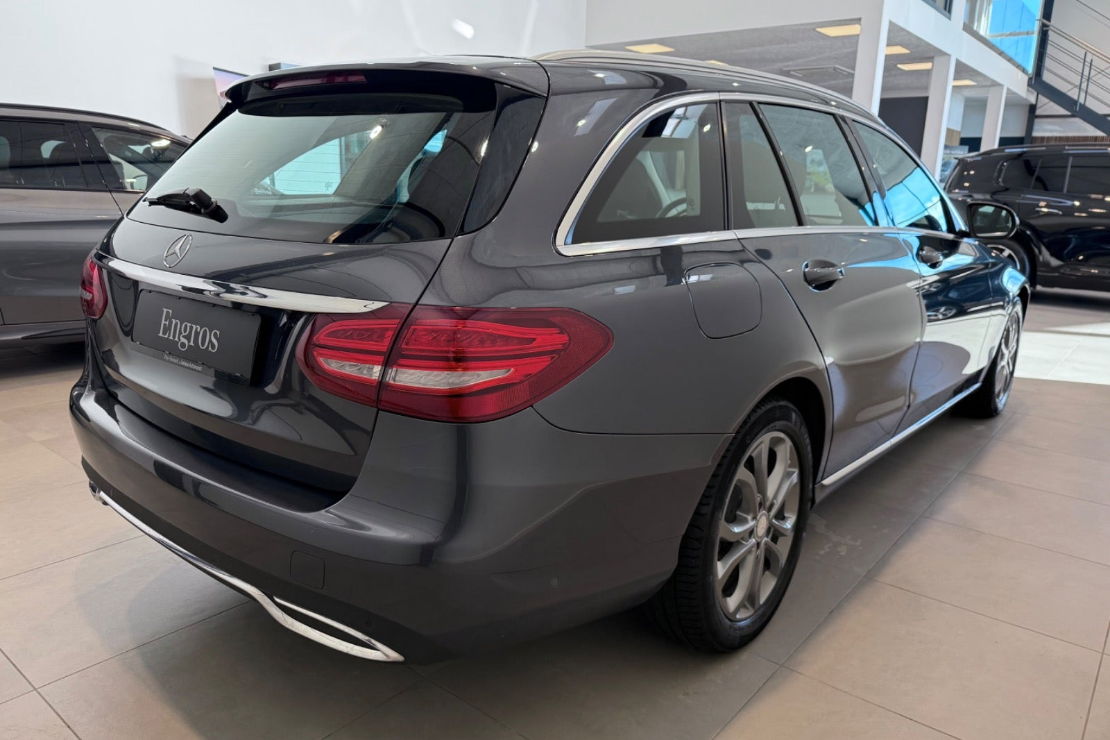 Grå Mercedes C220 d fra 2016