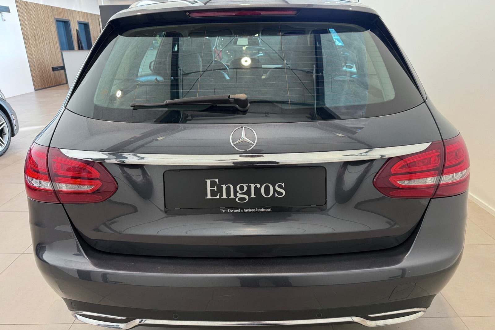 Grå Mercedes C220 d fra 2016