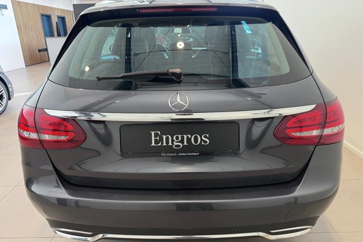 Grå Mercedes C220 d fra 2016