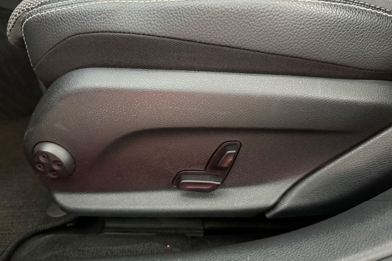 Grå Mercedes C220 d fra 2016