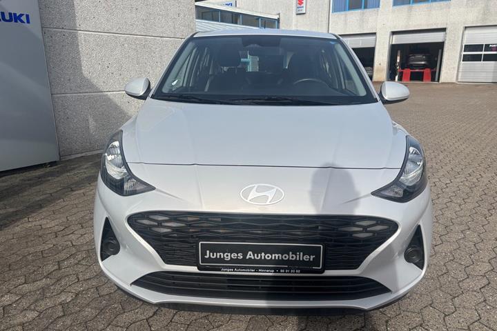 Hvid Hyundai i10 fra 2024