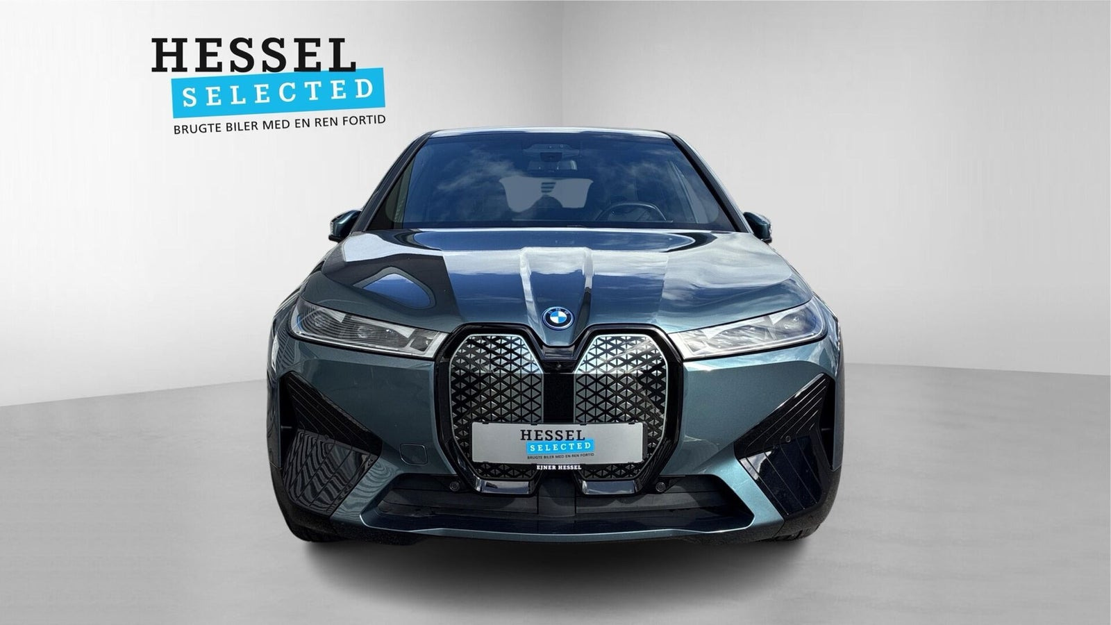 Blå BMW iX fra 2024